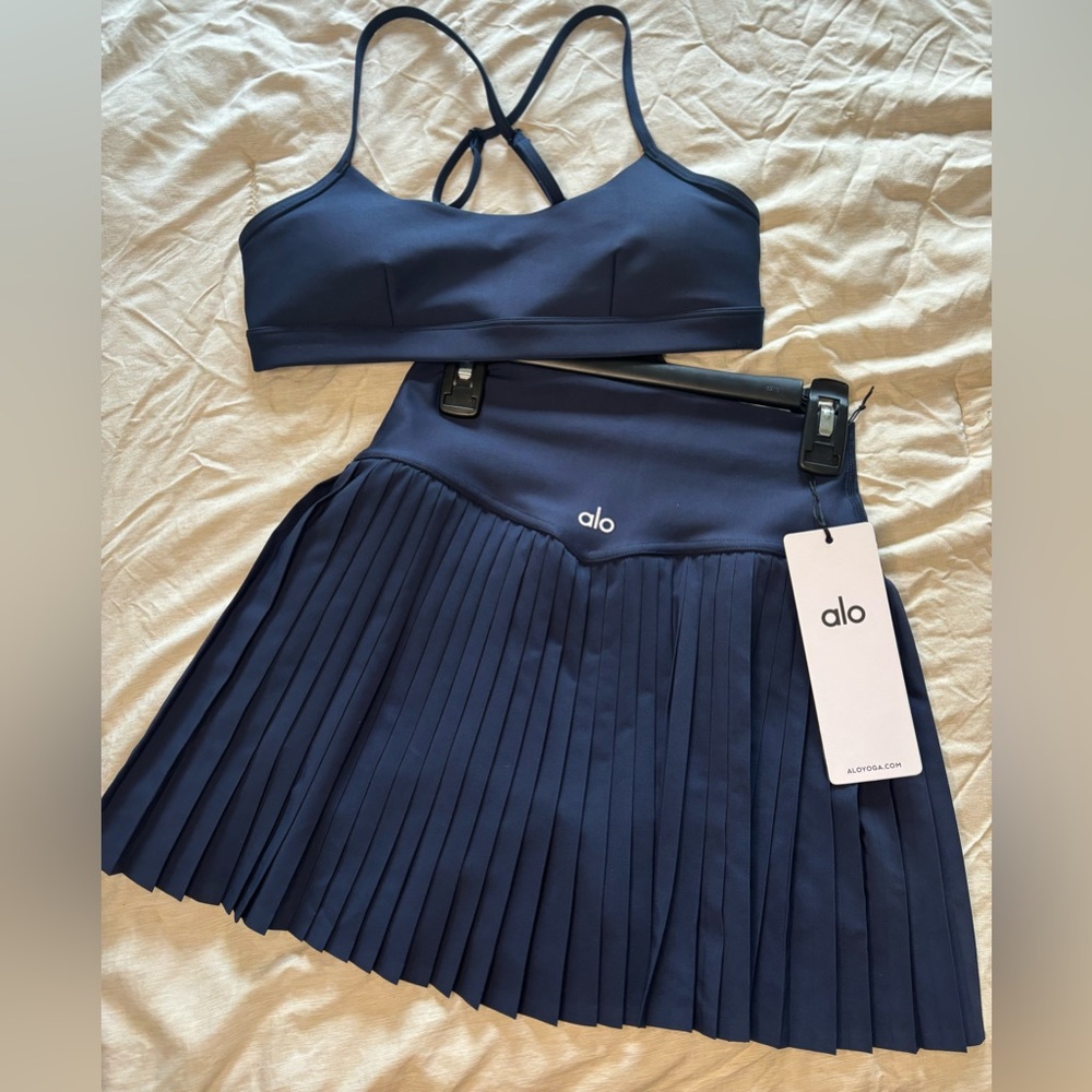 ALO YOGA set Tennis skit and bra